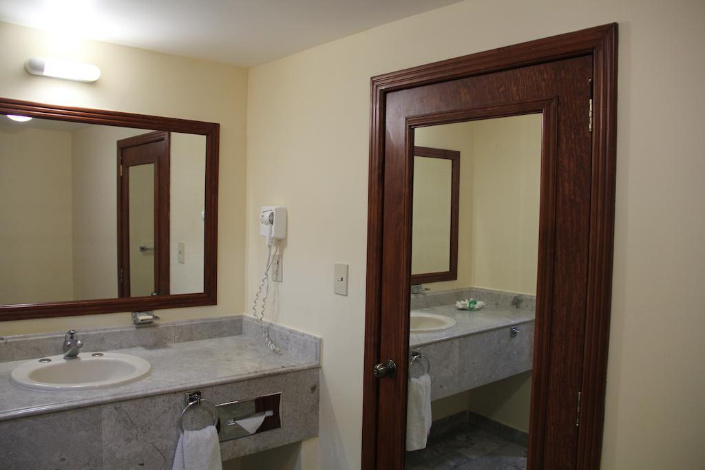 Hotel Tehuacan Plaza エクステリア 写真